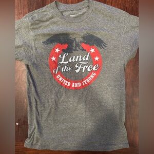 Sonoma Land of the free T-shirt/Small